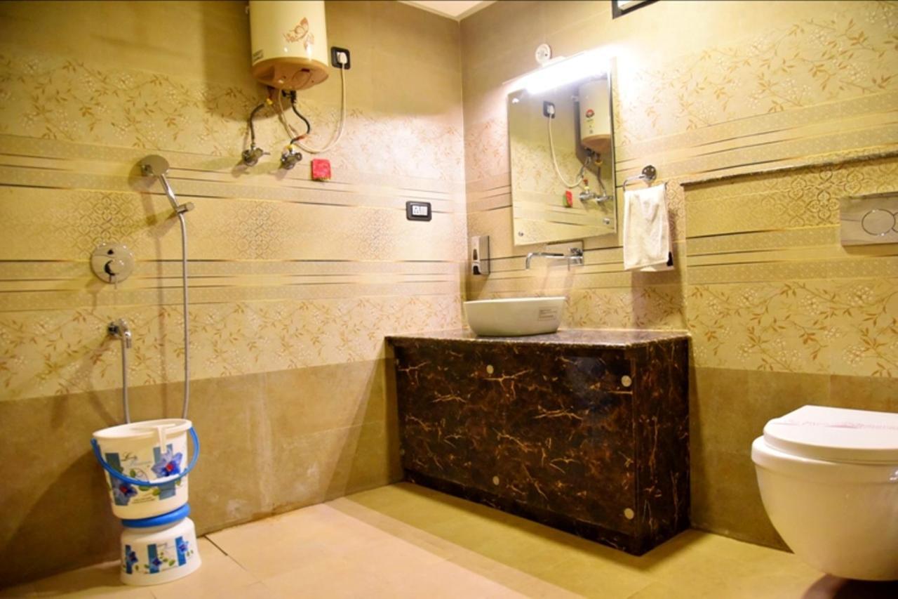 Hotel Vinayak Lucknow Buitenkant foto