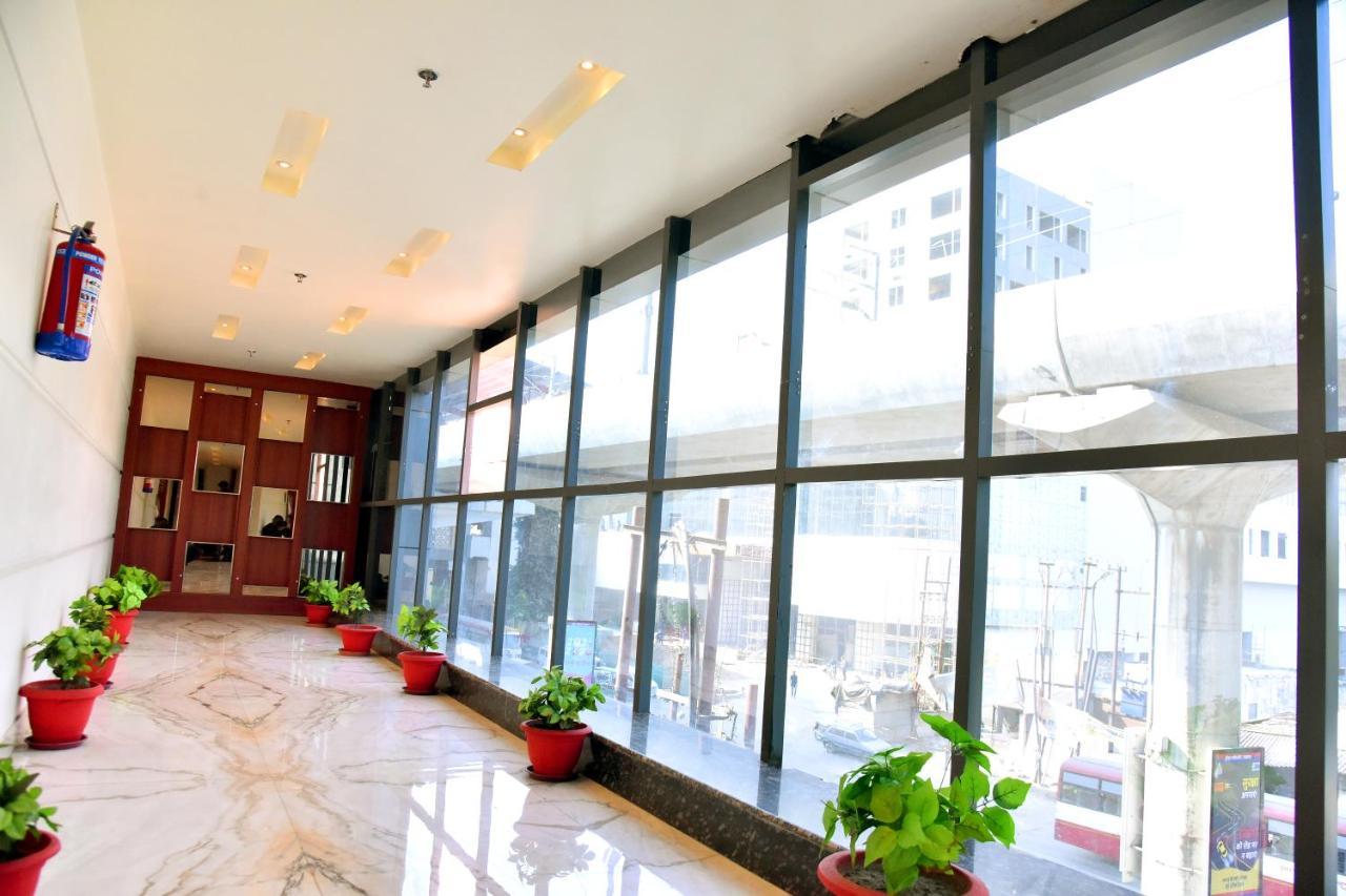 Hotel Vinayak Lucknow Buitenkant foto