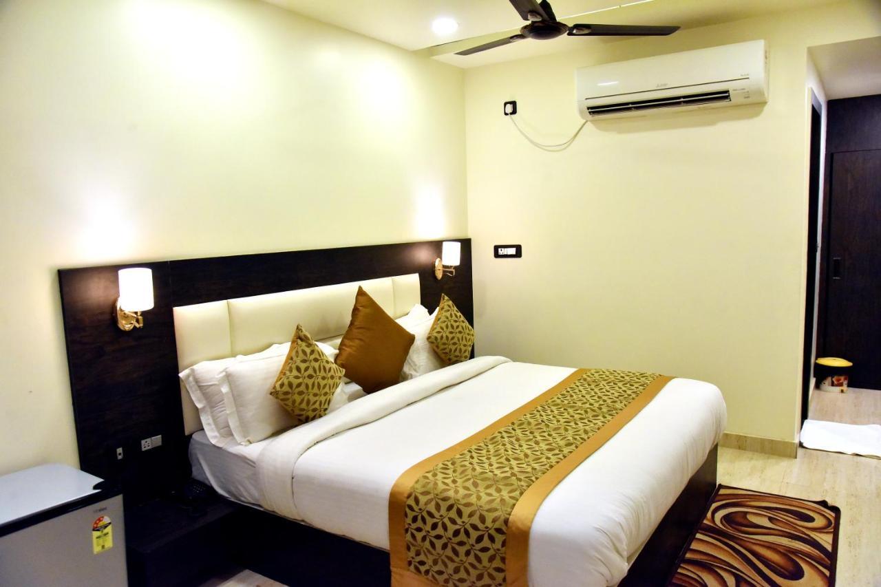 Hotel Vinayak Lucknow Buitenkant foto