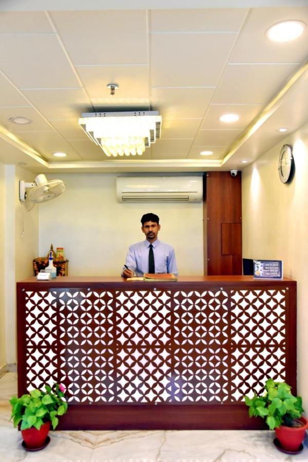 Hotel Vinayak Lucknow Buitenkant foto